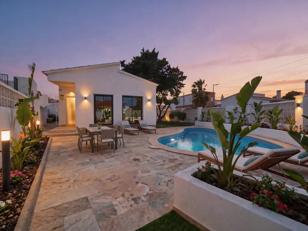 Casa con piscina en venta en Carrer Alberes