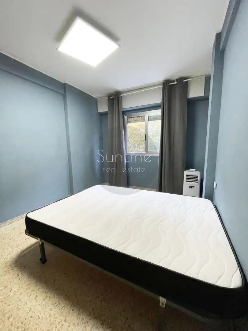 Schlafzimmer von Wohnung zum Verkauf in Valencia mit Klimaanlage, Möbliert und Balkon