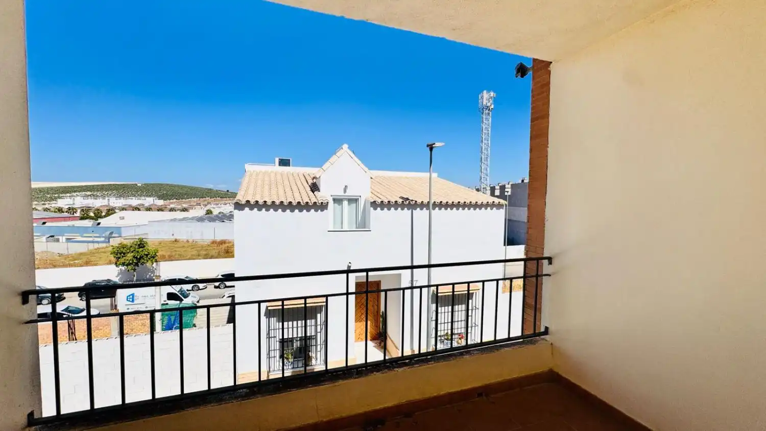 Vista exterior de Casa o xalet en venda en Lebrija amb Aire condicionat, Calefacció i Terrassa
