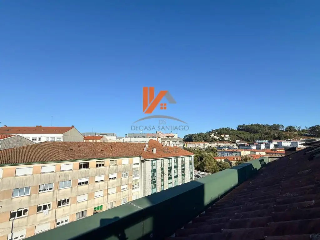 Vista exterior de Piso en venta en Santiago de Compostela 