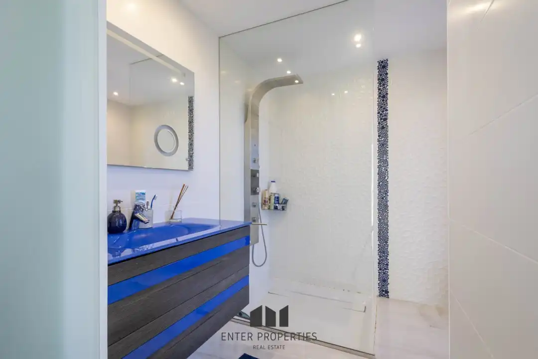 Bathroom of Flat for rent in Calpe / Calp  with Air Conditioner, Heating and Terrace