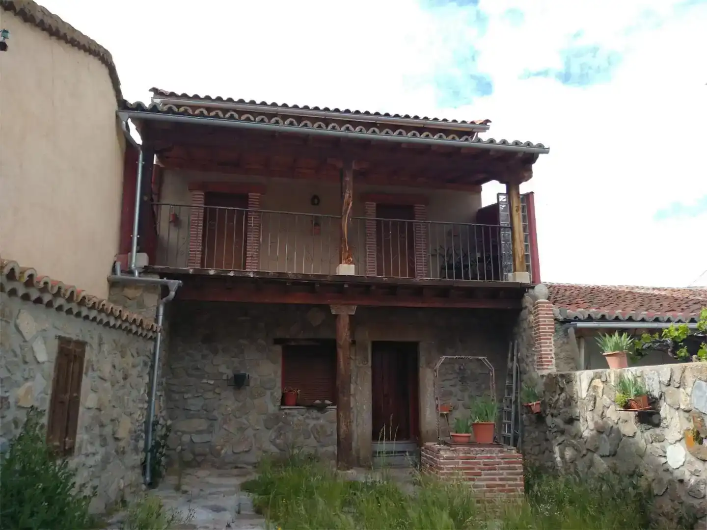 Exterior view of Detached homes for sale in Malpartida de Corneja, Ávila
