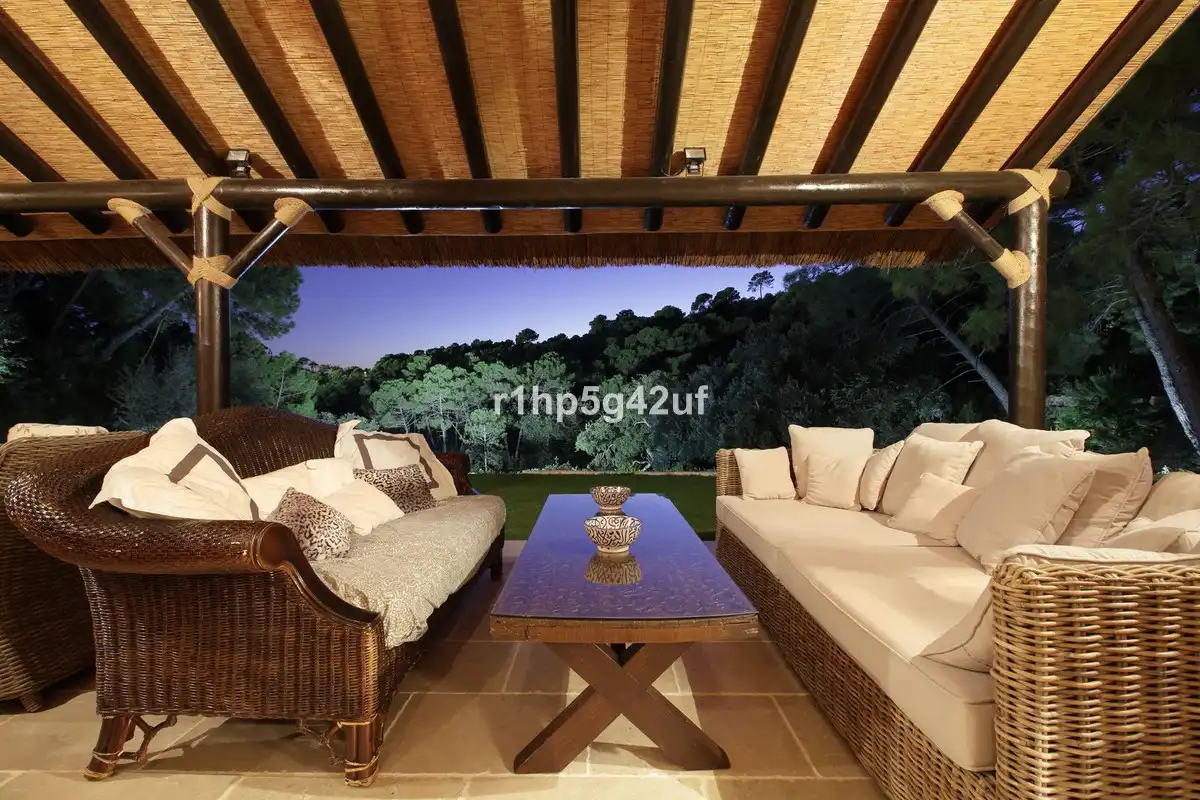 Chalet con piscina en venta en Calle Benahavis, imagen 17