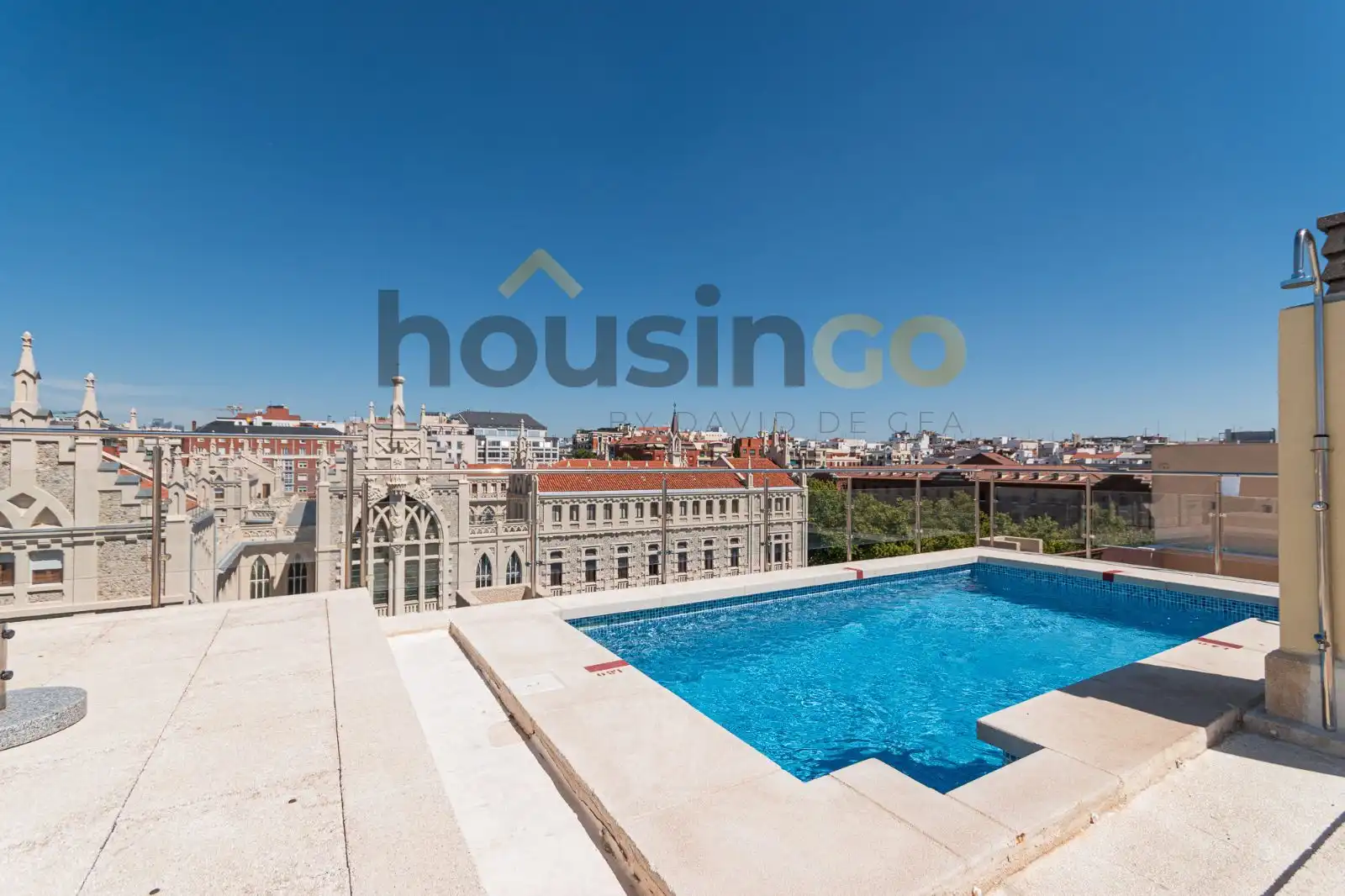 Swimming pool of Flat for rent in Madrid  with Air Conditioner, Heating and Terrace