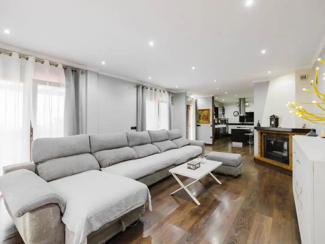 Sala d'estar de Casa o xalet en venda en Torrox amb Aire condicionat, Calefacció i Jardí privat