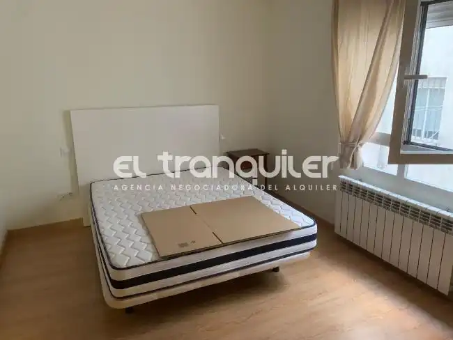 Schlafzimmer von Wohnung zur Miete in Madrid mit Terrasse, Möbliert und Waschmaschine