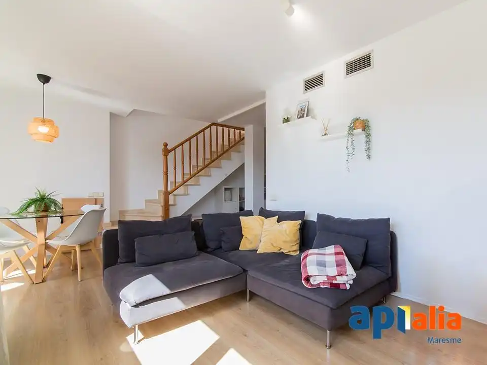 Sala d'estar de Dúplex en venda en Pineda de Mar amb Terrassa