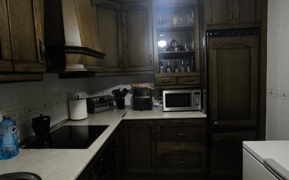Kitchen of Flat for sale in Mengíbar  with Air Conditioner, Furnished and Balcony