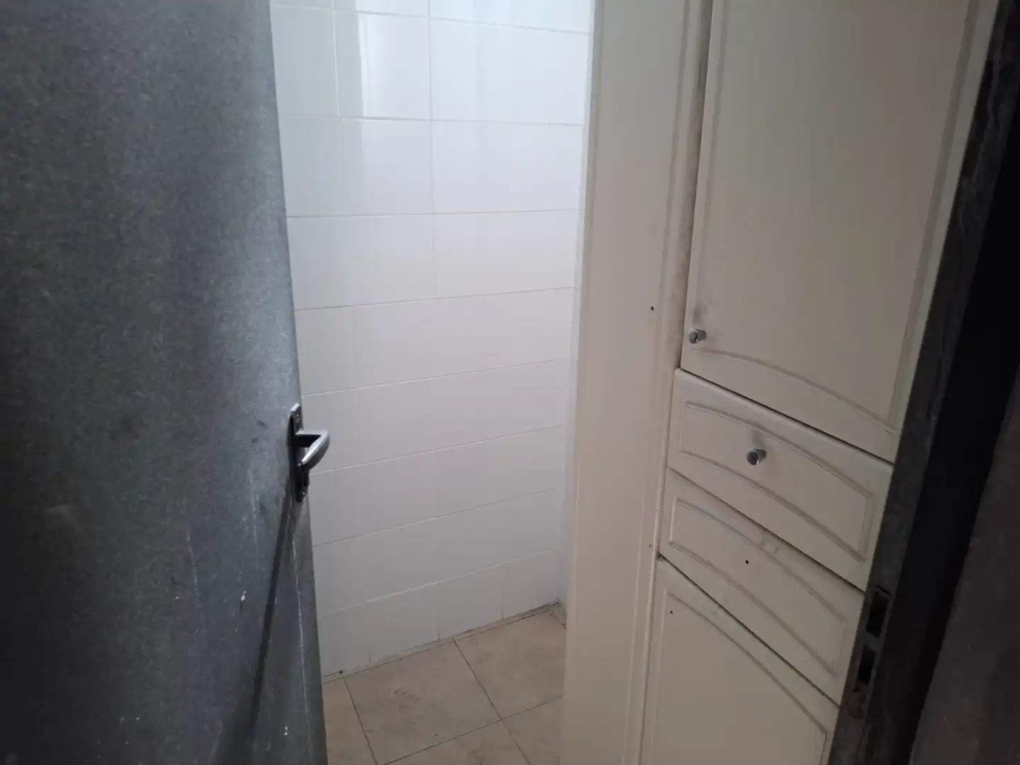 Badezimmer von Fabrikhallen zur Miete in Xove