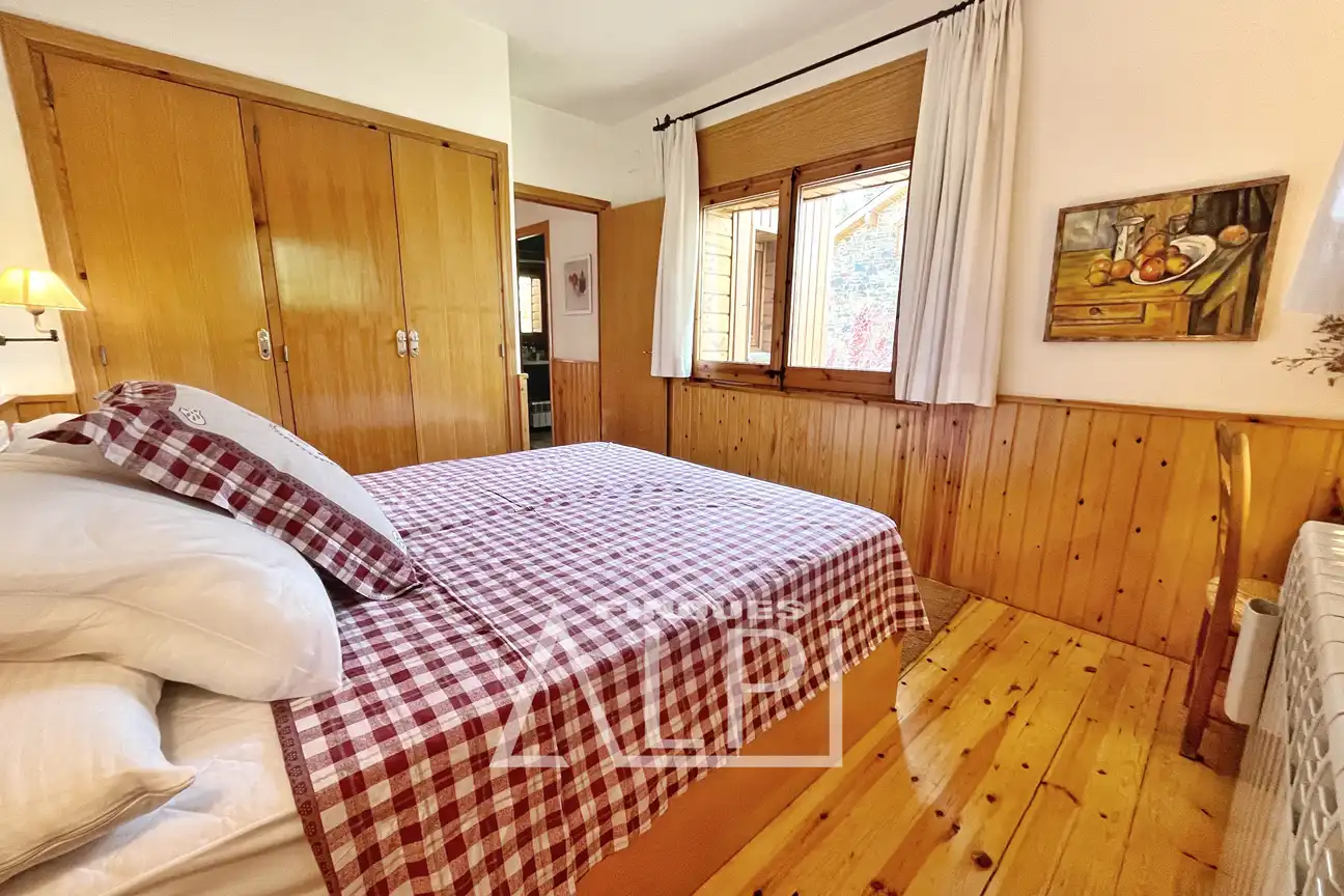 Bedroom of Detached homes for sale in Prats i Sansor  with Heating, Private garden and Parquet flooring