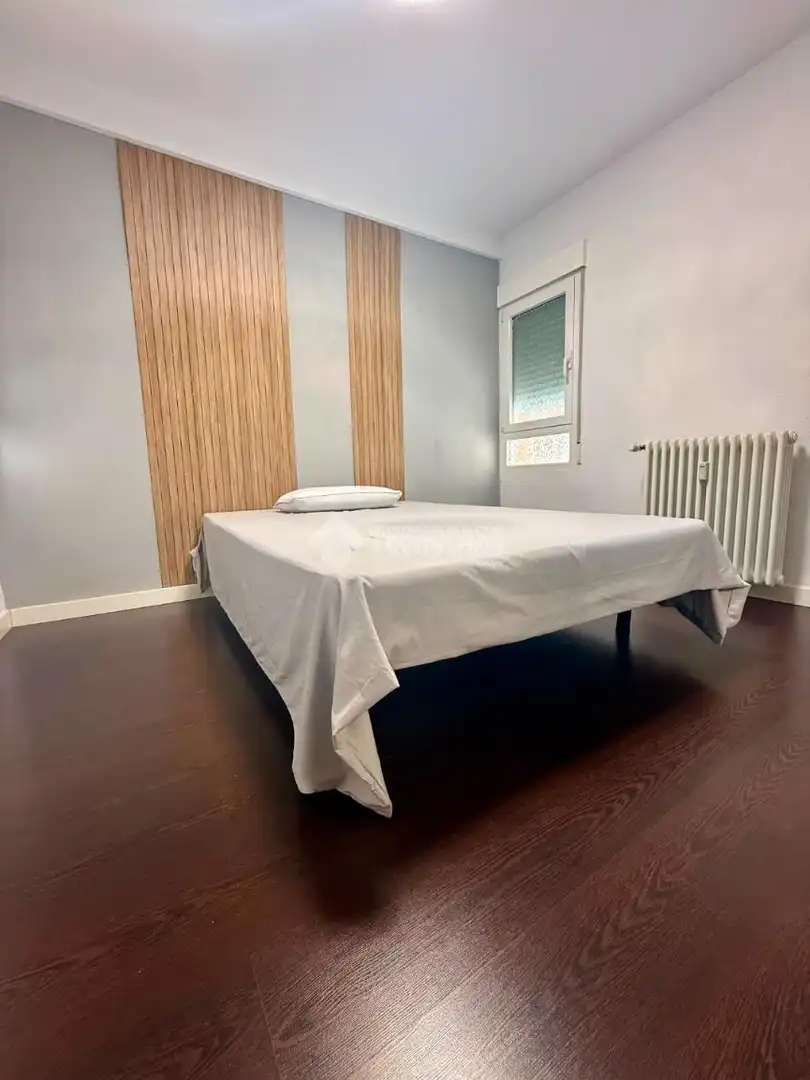Bedroom of Flat for sale in Madrid  with Air Conditioner, Heating and Storage room