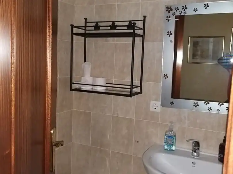 Baño de Piso en venta en Pilas con Terraza, Trastero y Amueblado