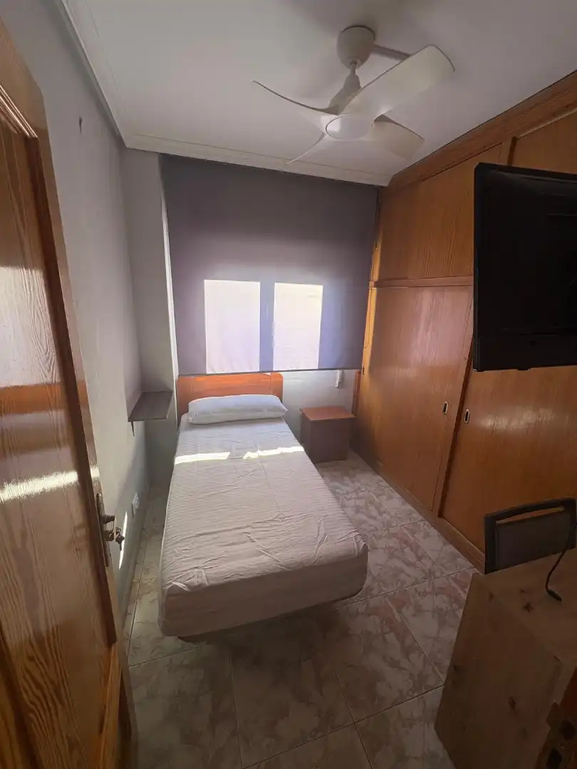 Habitación de Piso para compartir en Plasencia con Aire acondicionado, Amueblado y Balcón