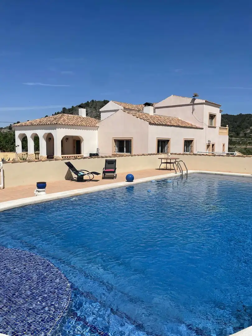 Casa en venda a El Pinós / Pinoso