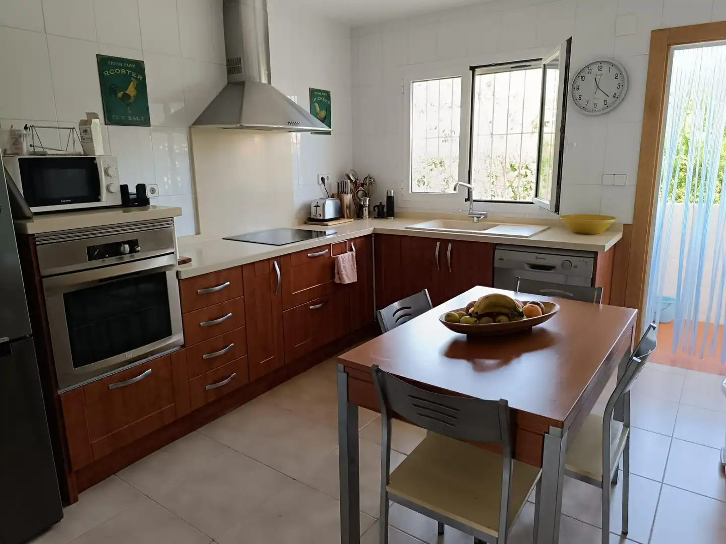 Cuina de Casa o xalet en venda en La Nucia amb Jardí privat i Piscina comunitària