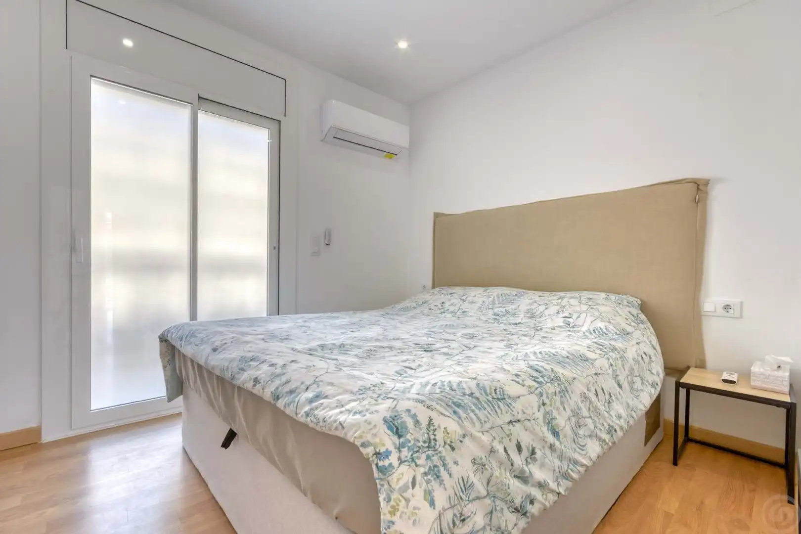 Schlafzimmer von Einfamilien-Reihenhaus zum Verkauf in Empuriabrava mit Klimaanlage, Heizung und Terrasse