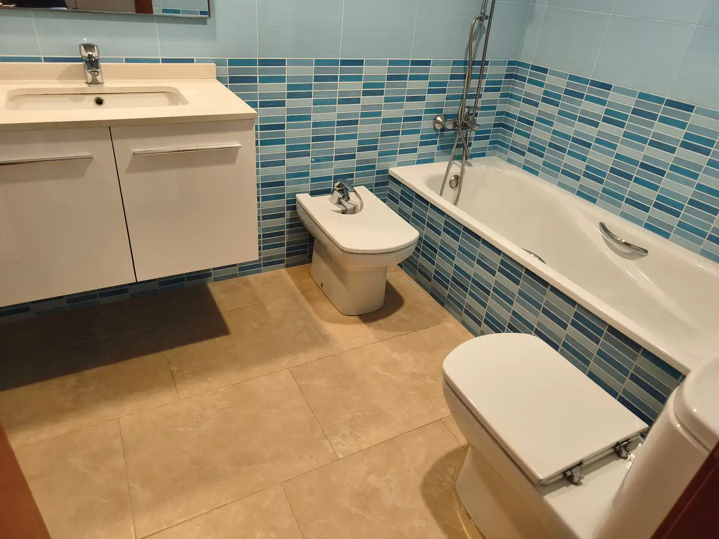 Badezimmer von Erdgeschoss zur Miete in Sant Gregori, Girona