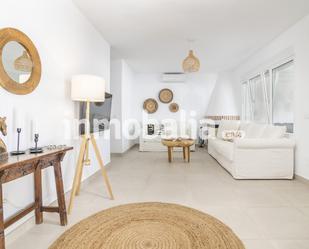 Living room of House or chalet for sale in Marbella  with Air Conditioner, Terrace and Swimming Pool