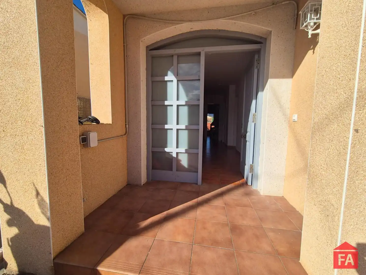 Casa adosada en venta en Albinyana con Calefacción, Terraza y Piscina