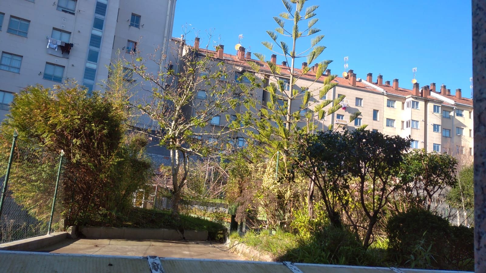 Vista exterior de Pis en venda en Santiago de Compostela 