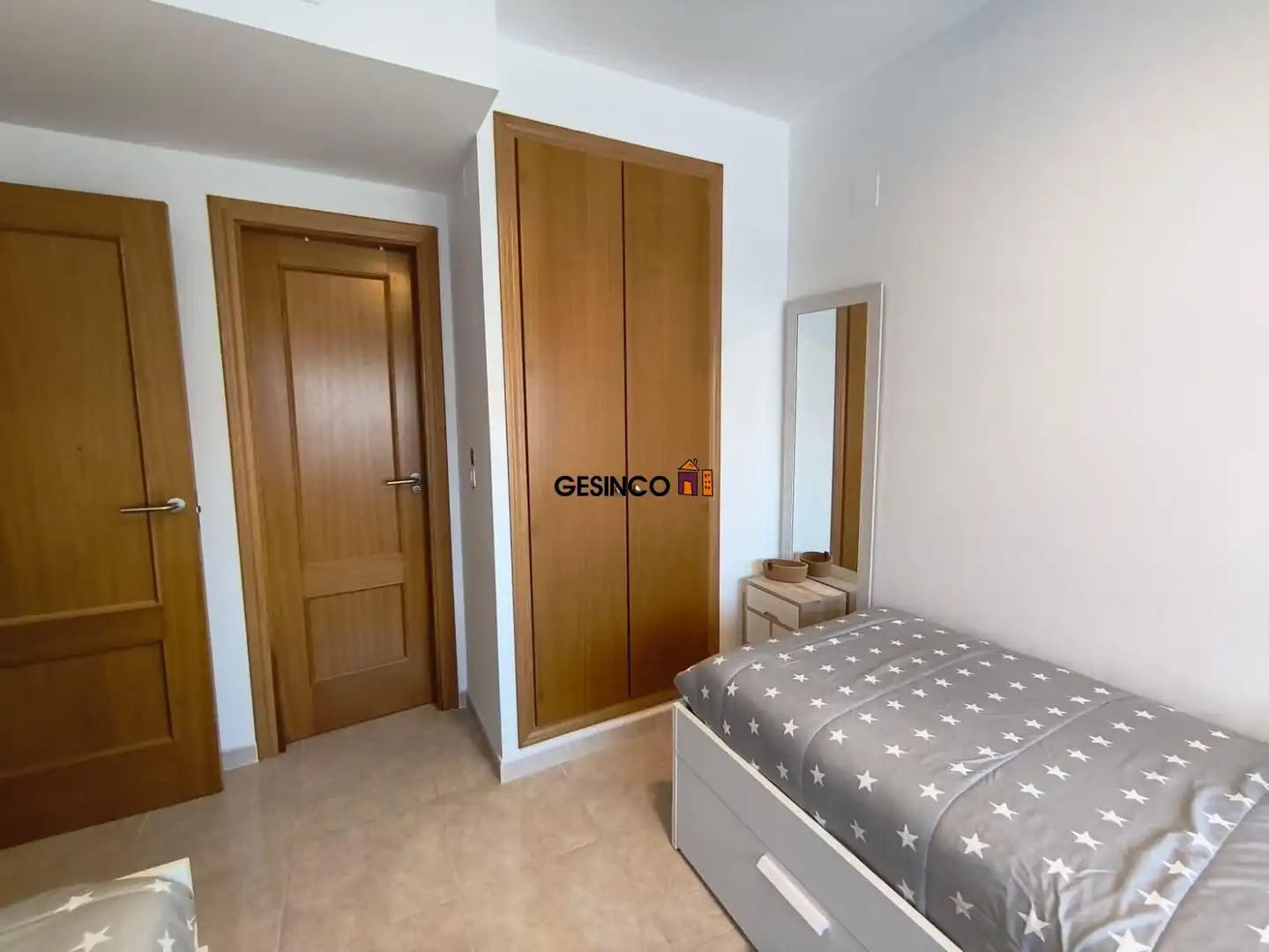 Habitación de Apartamento de alquiler en Bellreguard con Aire acondicionado, Calefacción y Jardín privado