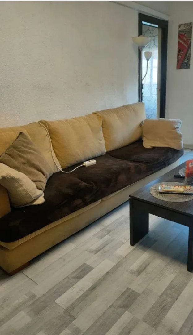 Sala de estar de Piso en venta en L'Hospitalet de Llobregat con Aire acondicionado, Parquet y Balcón