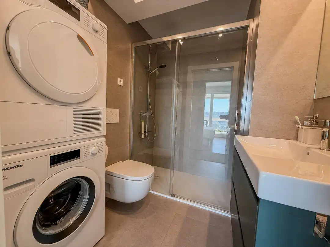 Badezimmer von Wohnung zur Miete in Donostia - San Sebastián  mit Heizung, Privatgarten und Terrasse