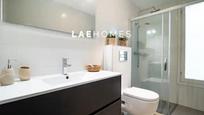 Bathroom of Duplex for sale in Donostia - San Sebastián   with Air Conditioner