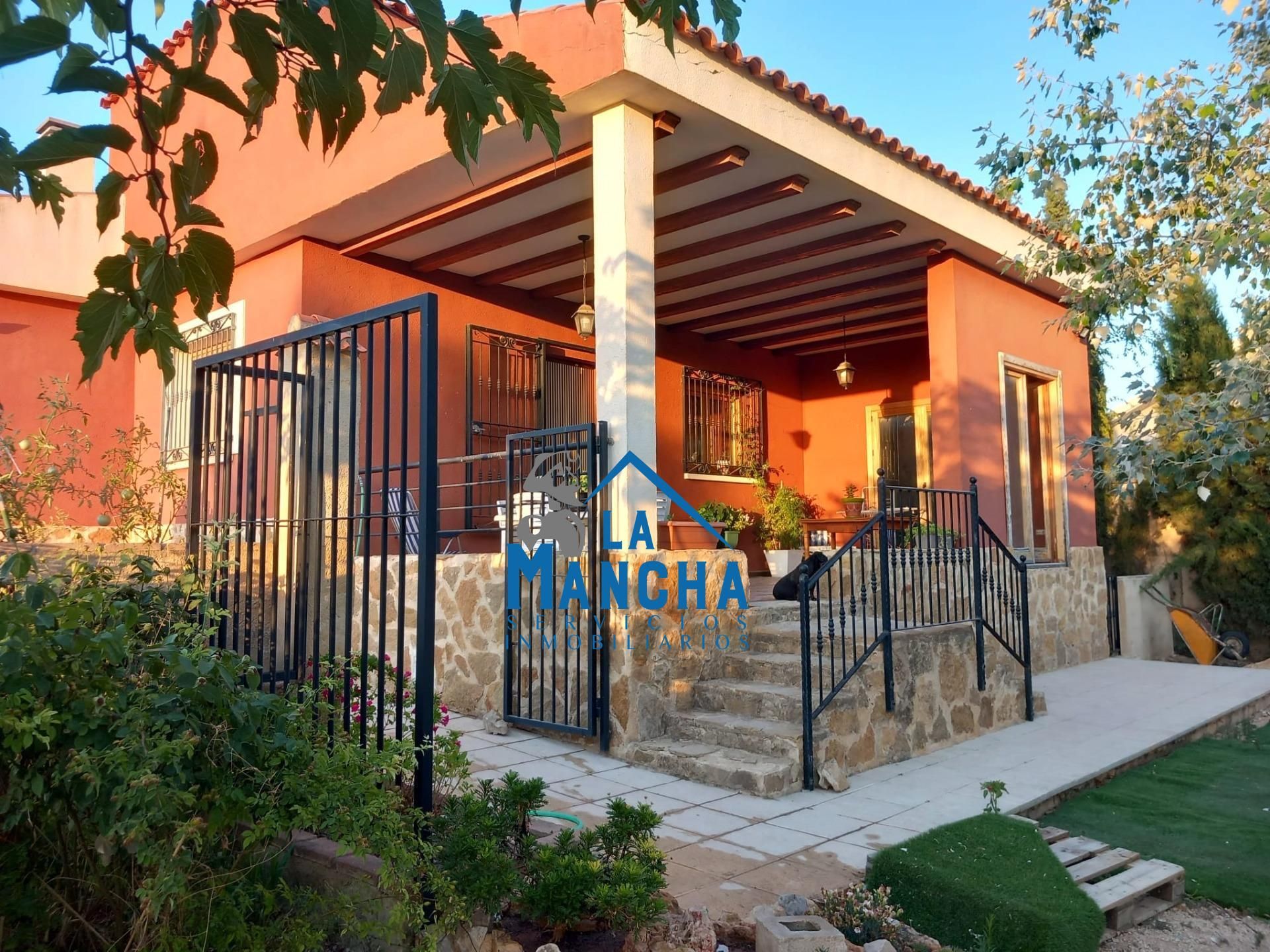 Exterior view of House or chalet for sale in  Albacete Capital  with Heating, Private garden and Storage room