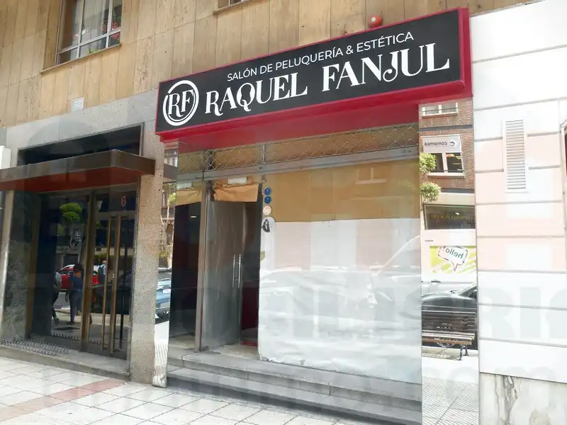 Local comercial de lloguer a Calle Cervantes, imagen 2