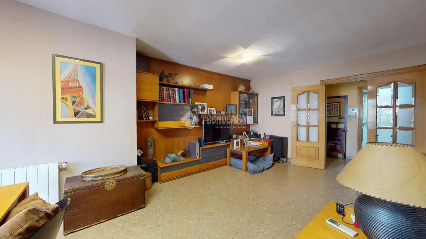 Flat for sale in Valencia  with Air Conditioner, Heating and Balcony
