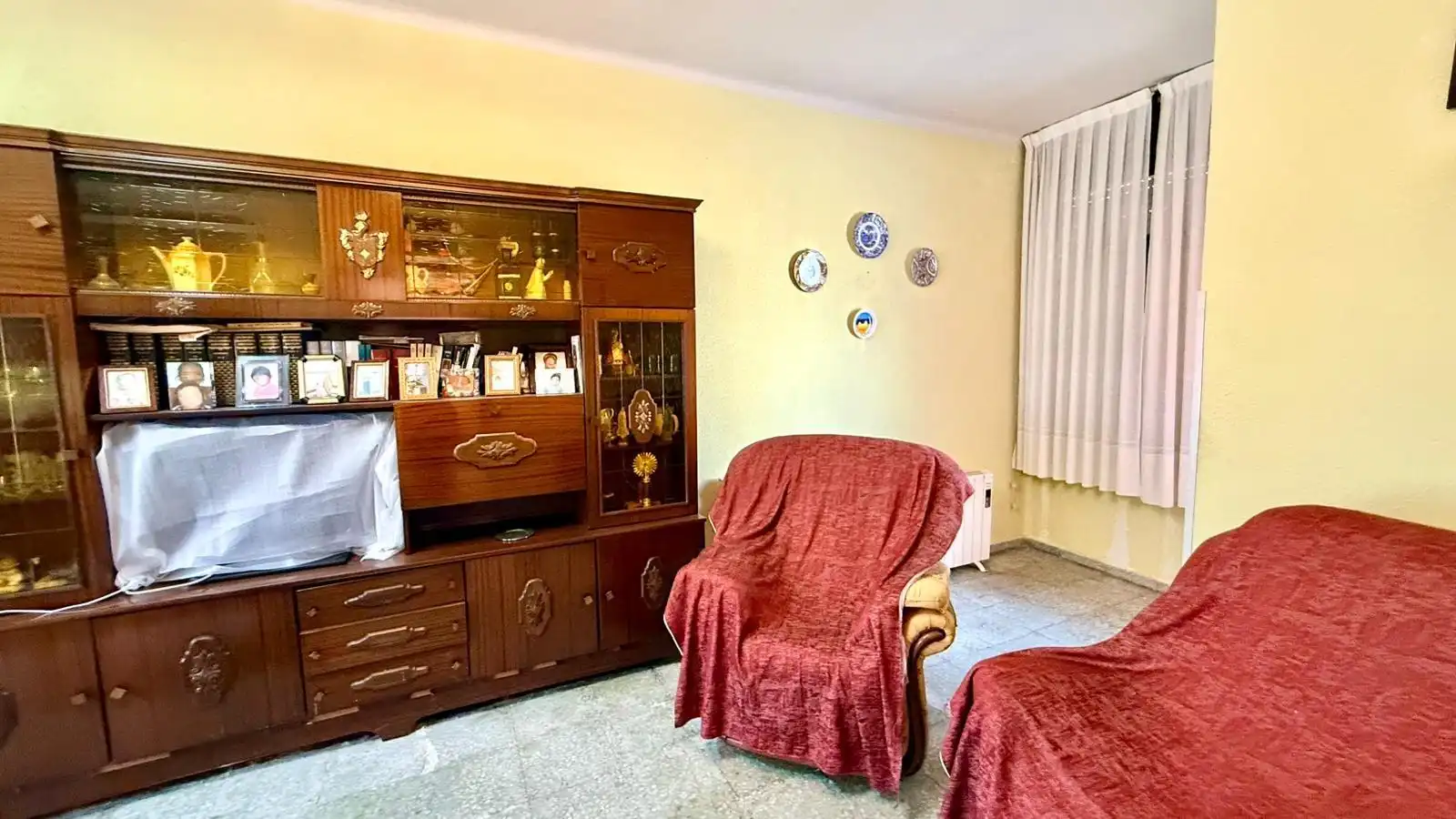 Sala d'estar de Casa o xalet en venda en Olombrada amb Moblat i Balcó