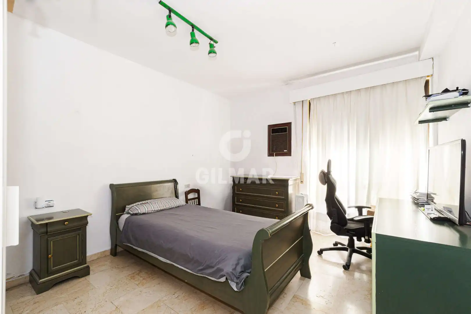 Schlafzimmer von Wohnung zum Verkauf in Sevilla mit Heizung, Privatgarten und Abstellraum