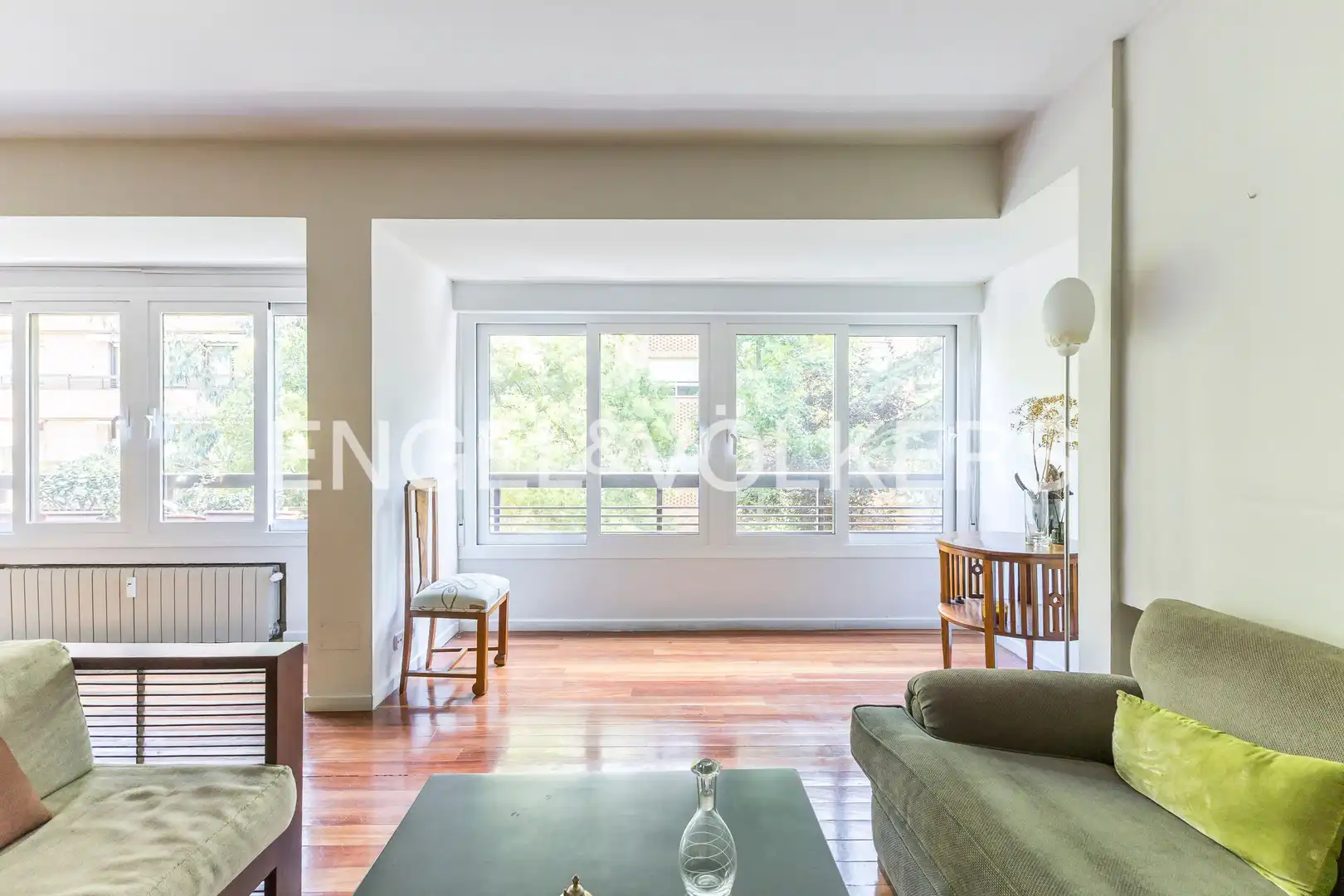 Living room of Flat for sale in Madrid  with Heating, Private garden and Parquet flooring