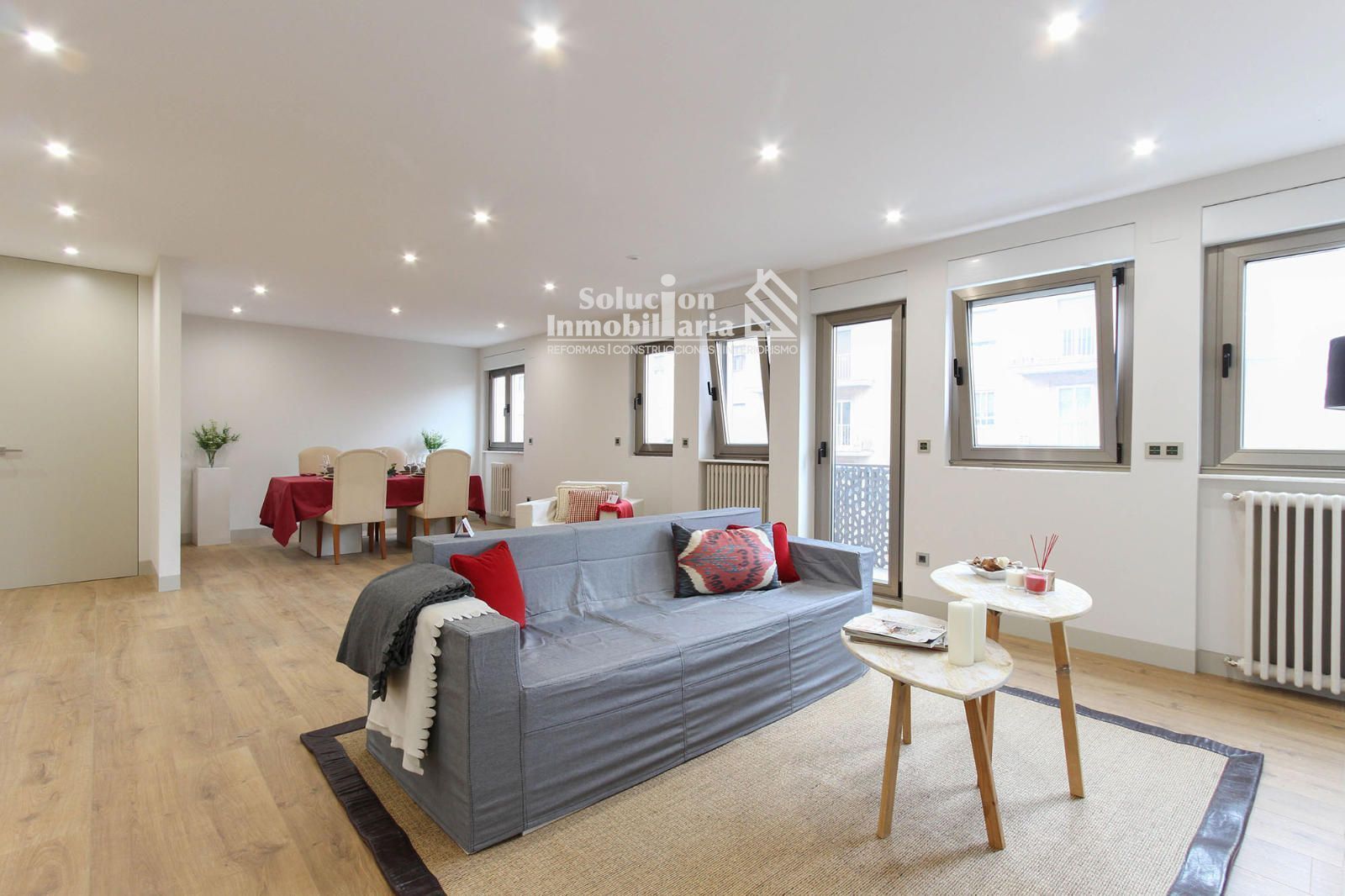 Sala d'estar de Pis en venda en Salamanca Capital amb Calefacció, Terrassa i Moblat