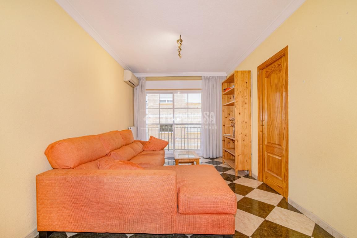 Exterior view of Flat for sale in  Granada Capital  with Heating and Balcony