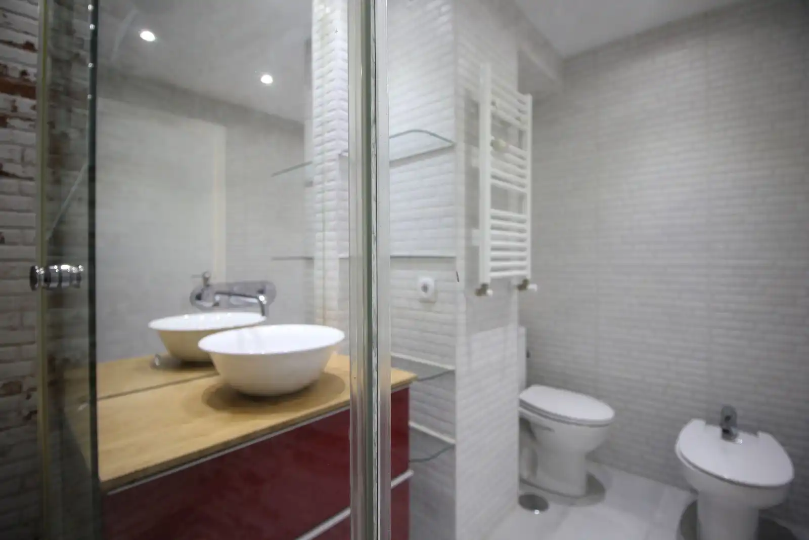 Bathroom of Flat for rent in Madrid  with Air Conditioner, Heating and Terrace