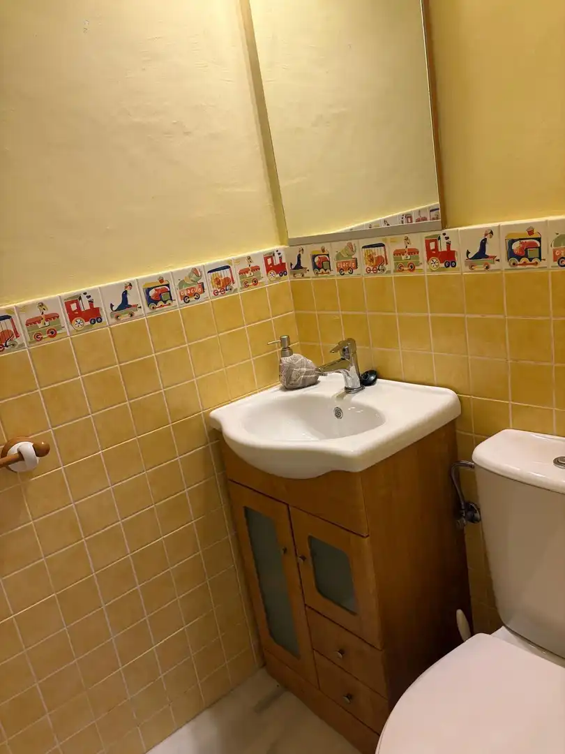 Badezimmer von Einfamilien-Reihenhaus zum Verkauf in El Portil mit Heizung, Terrasse und Möbliert