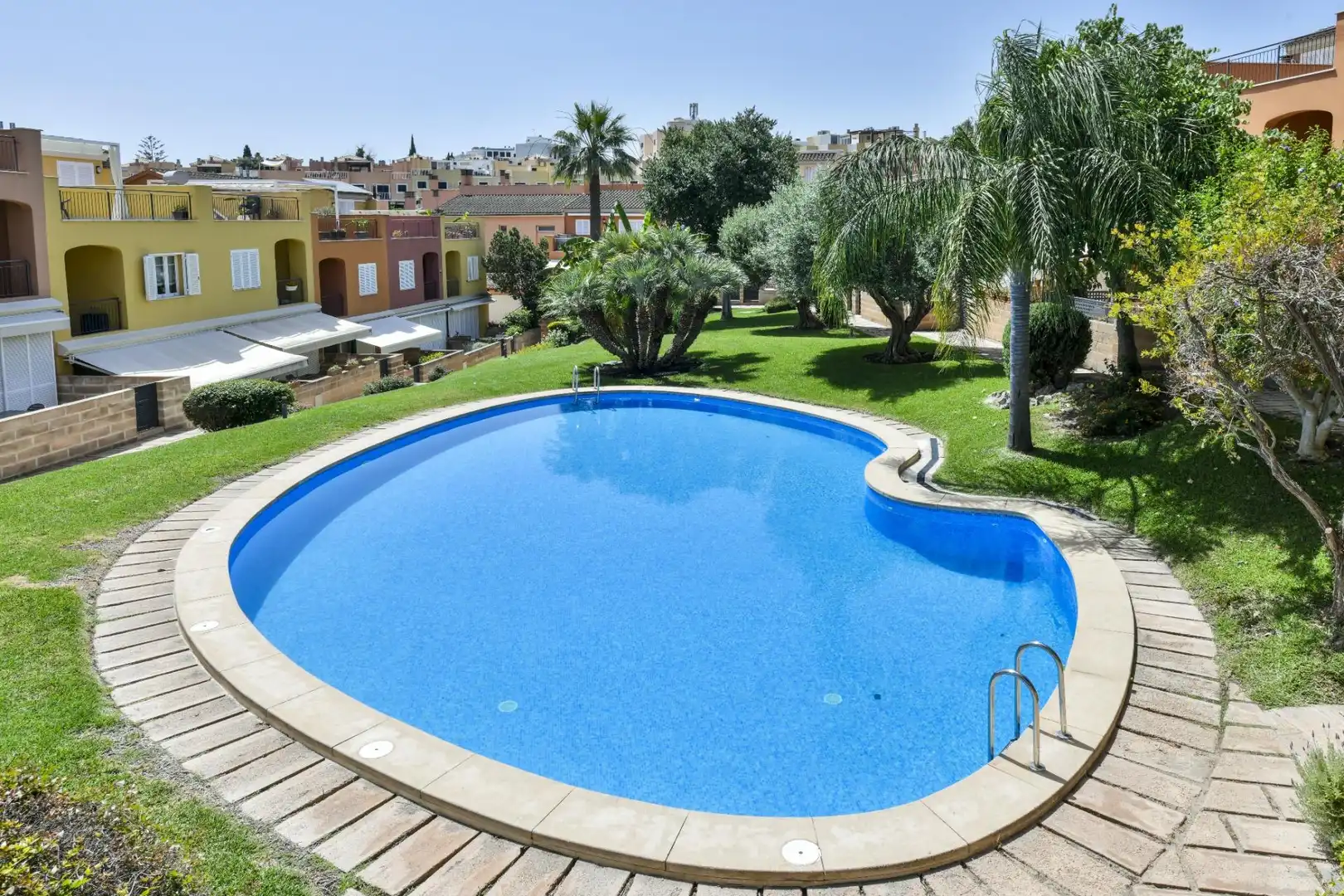 Piscina de Casa adosada en venda en  Palma de Mallorca amb Aire condicionat, Jardí privat i Terrassa