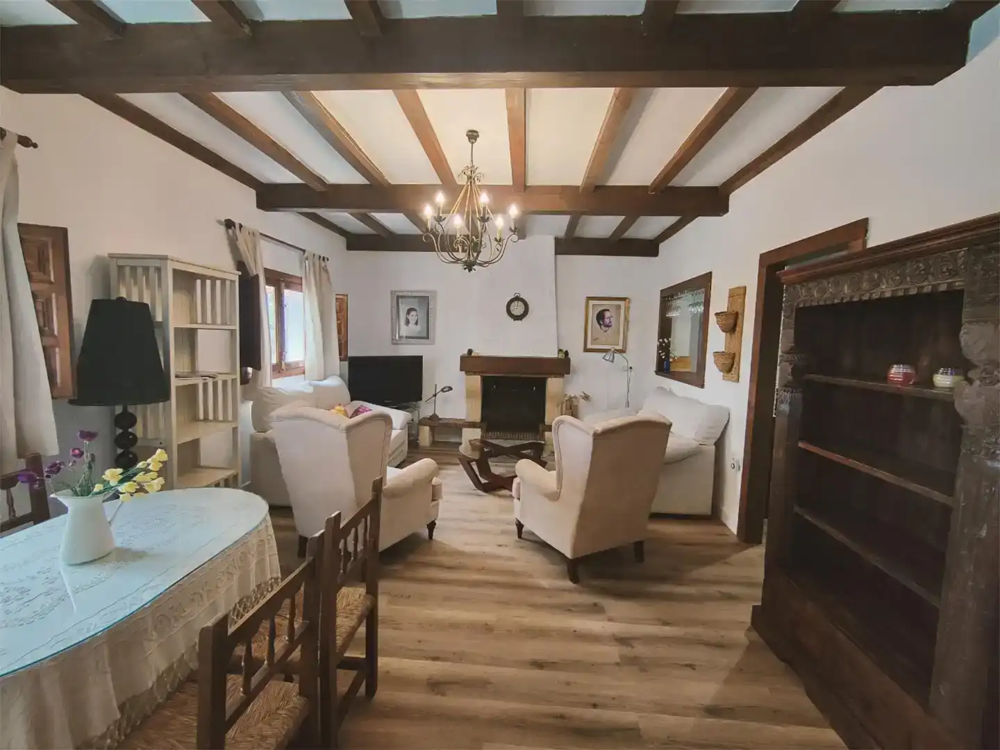 Sala d'estar de Casa o xalet en venda en Alcalá la Real amb Piscina