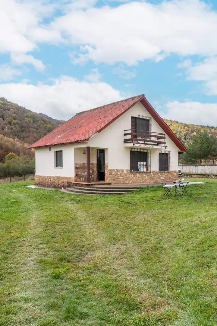 Vista exterior de Casa o chalet en venta en Burón con Jardín privado y Amueblado