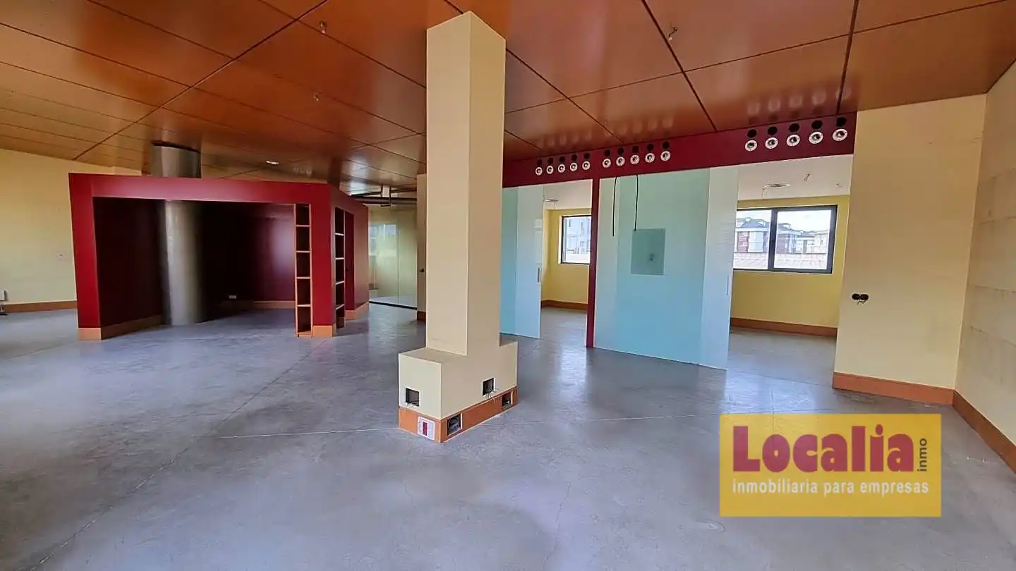 Büro zum Verkauf in Santander