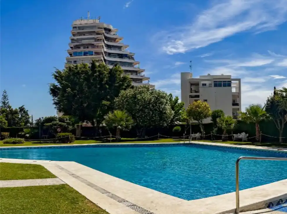 Swimming pool of Flat for sale in Benalmádena  with Air Conditioner, Heating and Private garden