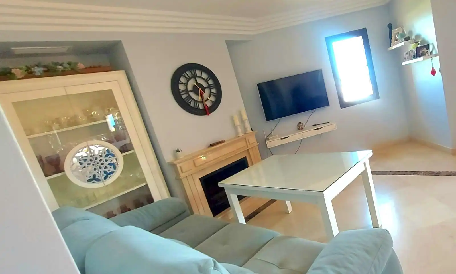 Sala d'estar de Dúplex en venda en Manilva amb Aire condicionat, Terrassa i Traster
