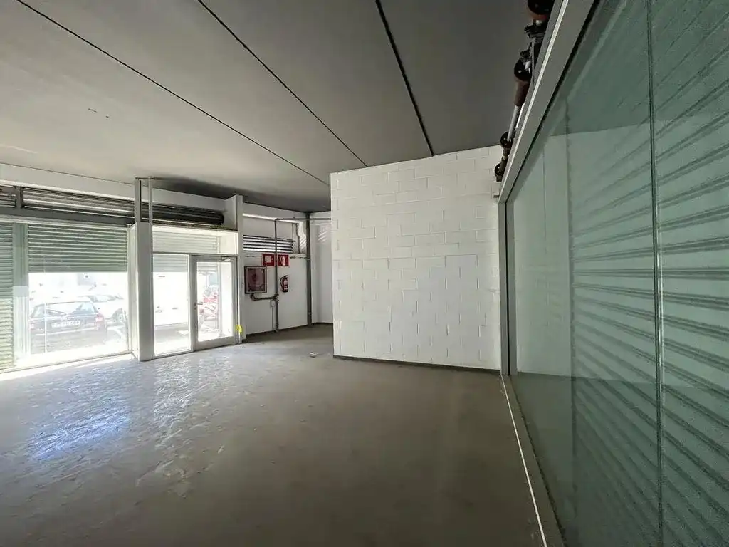 Nau industrial en venda en Badalona amb Alarma
