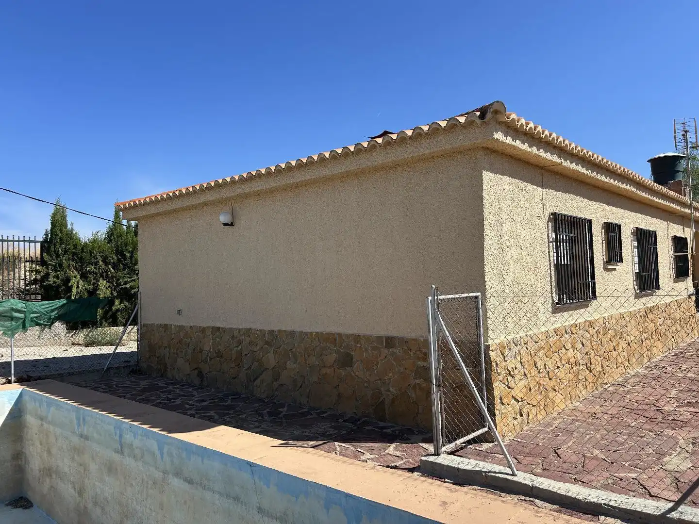 Exterior view of Houses for sale in Torrent