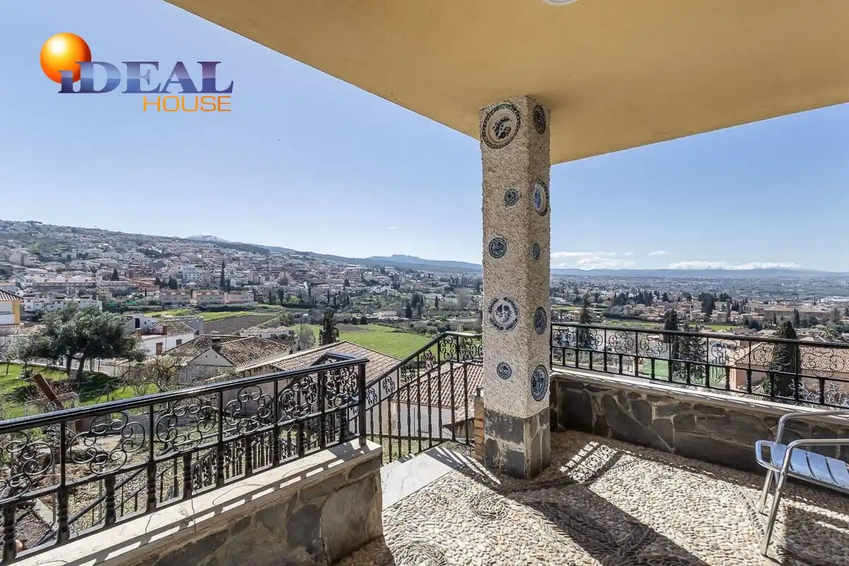 House with garden for sale in Barrio de la Vega