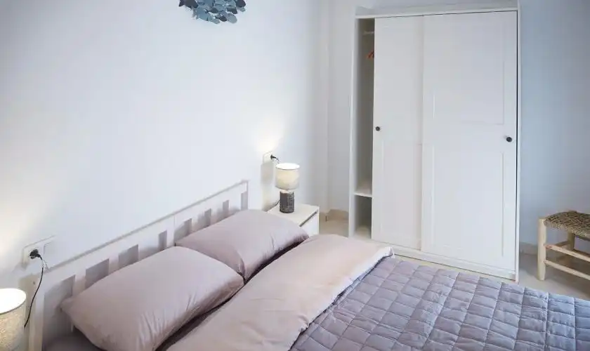 Habitación de Apartamento de alquiler en Carboneras con Aire acondicionado, Terraza y Amueblado