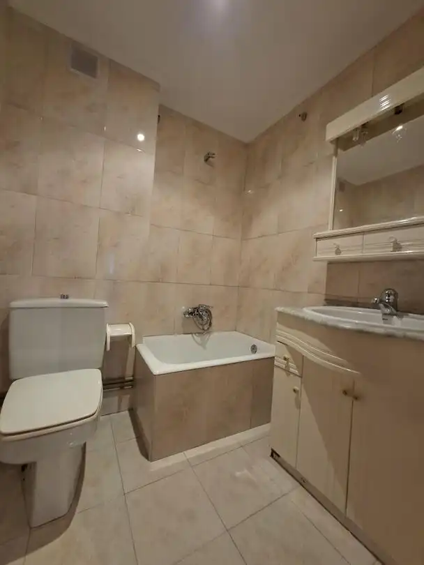 Badezimmer von Wohnung zum Verkauf in Durango mit Heizung, Abstellraum und Balkon