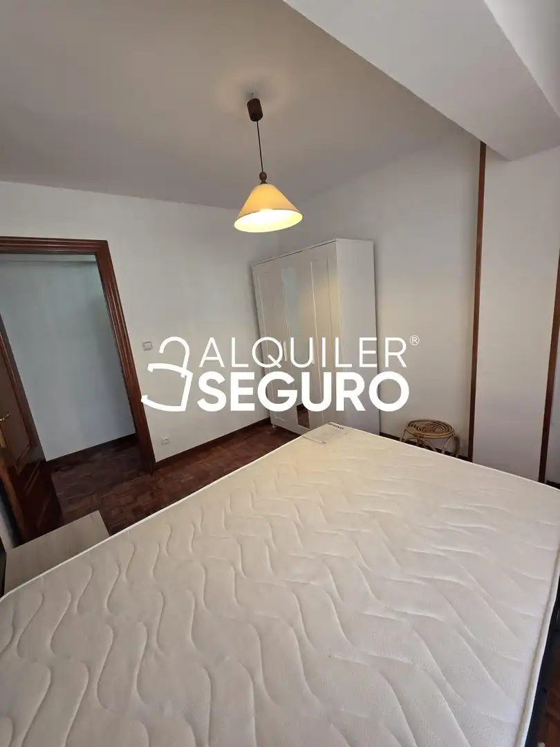 Habitación de Piso de alquiler en Burgos con Calefacción, Terraza y Amueblado